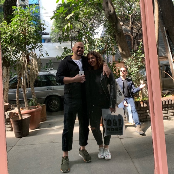 Meet your Posher, Llee - Picture 1 of 1